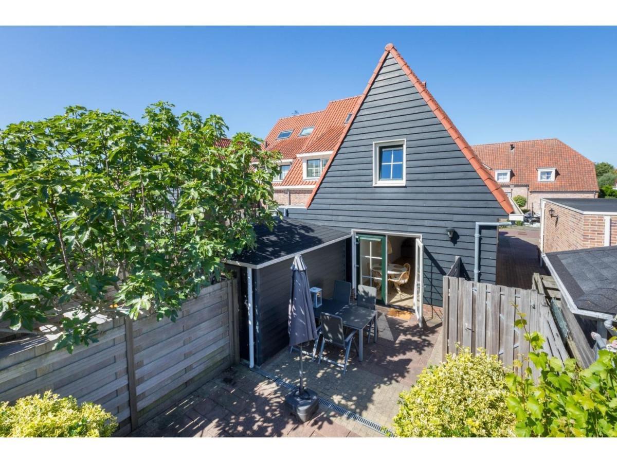 Quietly Located House Within Walking Distance Of The Beach Domburg Exterior photo